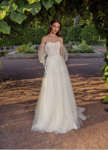 Воздушное свадебное платье со съемными рукавами